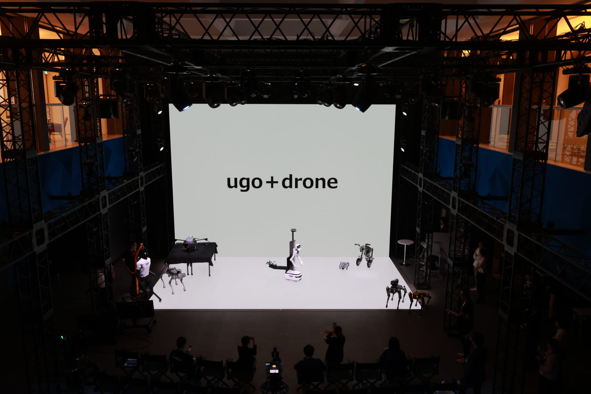 ugo+drone」が、GMOインターネットグループの新会社『GMO AIR』設立記者会見でデモンストレーションを実施しました！｜JIW